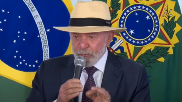 Lula sanciona lei que proíbe linguagem neutra em órgãos públicos