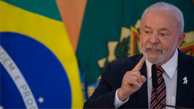 Lula sanciona lei que proíbe linguagem neutra em órgãos públicos