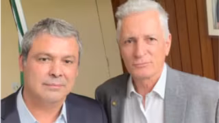 Deputados do PT comemoram acórdão do STF e projetam prisão de Bolsonaro