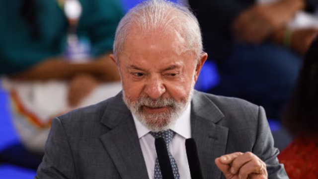 Fila do Bolsa Família se aproxima de 1 milhão de famílias e pressiona orçamento do governo Lula