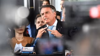 Defesa pede que Bolsonaro cumpra pena integral em prisão domiciliar humanitária