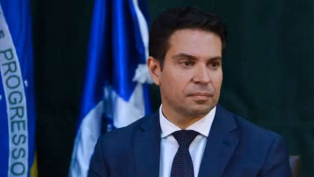 Moraes decreta prisão preventiva de Alexandre Ramagem após saída para os EUA