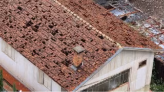 Temporal de granizo causa destruição e deixa feridos em Erechim, no RS