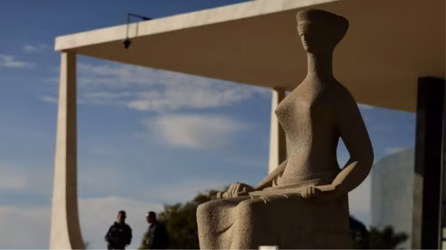 STF mantém por unanimidade prisão preventiva de Jair Bolsonaro após violação de tornozeleira