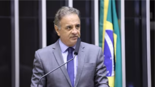 Aécio reassume PSDB e afasta partido de Lula e Bolsonaro nas eleições de 2026