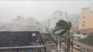 Temporal com granizo causa estragos e mobiliza Defesa Civil em Ipatinga
