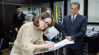 Corregedoria do TRT-2 investiga juíza que cursou medicina em tempo integral enquanto atuava na Justiça do Trabalho