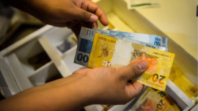 Brasil atinge melhor combinação de renda, menor pobreza e desigualdade desde 1995, aponta Ipea