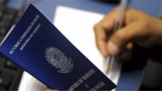 Holerite: como identificar descontos indevidos e por que é essencial guardá-lo