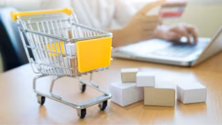 Black Friday: mais da metade dos brasileiros deve usar 13º salário nas compras