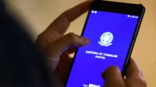 Desemprego recua a 5,4% e atinge menor nível da série histórica no Brasil