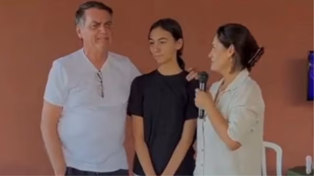 Defesa pede ao STF autorização para visita de Michelle e filha a Bolsonaro na PF