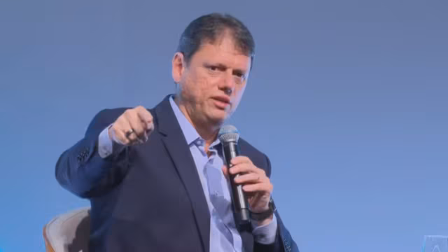 Tarcísio defende prisão perpétua e quer referendo sobre punição mais dura em 2026