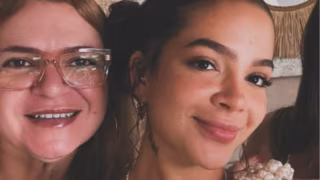 Pai de Mel Maia vai à delegacia acompanhar investigação da morte de Débora Maia