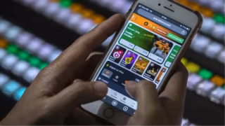 Diarista perde salários e Bolsa Família em vício de apostas online na zona leste de SP