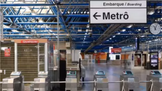 Metrô de SP passa a aceitar cartão por aproximação nas catracas em projeto-piloto