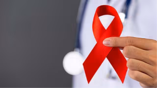 Dezembro Vermelho reforça prevenção e direitos de pessoas com HIV e outras ISTs no Brasil