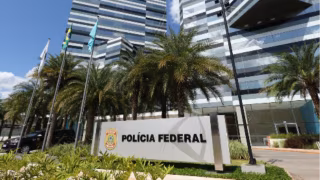 Defesa de Bolsonaro pede ampliação de equipe médica na PF em Brasília