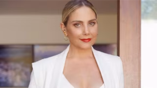 Heloísa Perissé surge pela primeira vez em fotos com a namorada em festa de Walcyr Carrasco