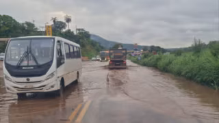 Alagamento interdita BR-381 na saída de BH e causa 10 km de congestionamento