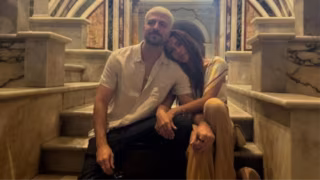 Anitta exibe raro registro com namorado e revela fase mais reservada