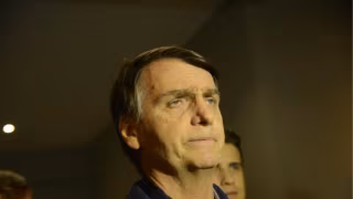 Por medo de envenenamento, Bolsonaro mantém ritual rígido para receber comida na PF