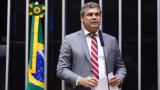 Lindbergh vê candidatura de Flávio Bolsonaro em 2026 como cálculo para manter protagonismo da oposição