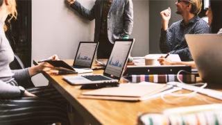 Desemprego atinge mínima histórica, mas desalento pode elevar taxa a 7,5% no Brasil