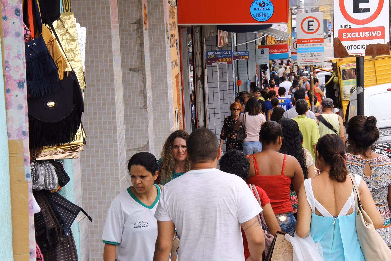 Fwd: [Sugestão de Pauta] Comércio de Coronel Fabriciano e Timóteo terá horário especial de Natal a partir de 18 de dezembro