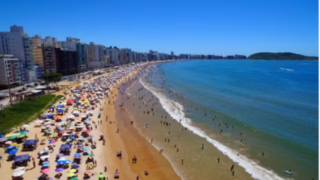 Guarapari passa a cobrar taxa diária de circulação e restringe ônibus de turismo