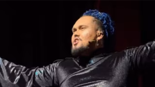 Ator morre após mal súbito durante estreia de espetáculo ‘Aladdin’ em Osasco