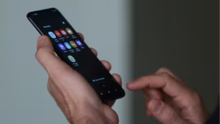 Escolas vivem primeiro ano letivo com proibição total de celulares em sala