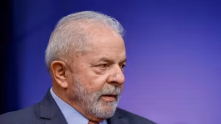 Lula cobra salários maiores e defende revisão da jornada de trabalho no Brasil