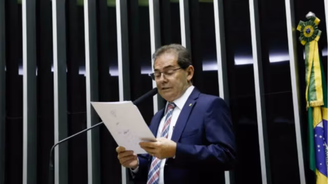 Parecer de Paulinho da Força pode reduzir pena de Bolsonaro por atos de 8 de janeiro