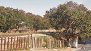 Homem é encontrado morto com corte profundo no pescoço às margens de linha férrea em BH