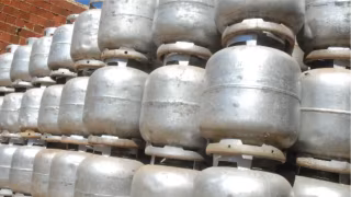 Auxílio Gás de dezembro começa a ser pago para beneficiários com NIS final 1