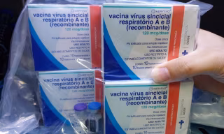 Timóteo recebe doses de vacina contra vírus sincicial respiratório para proteger recém-nascidos