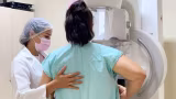 SUS amplia mamografia para mulheres de 40 a 74 anos em meio a desafios de acesso
