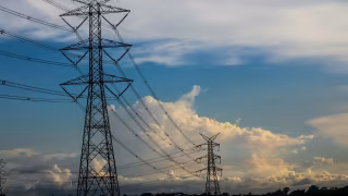 Justiça de SP manda Enel religar luz imediatamente sob multa de R$ 200 mil por hora