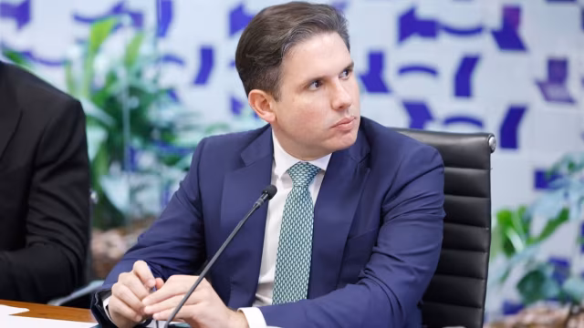 Hugo Motta manda retomar escolta da Polícia Legislativa para Talíria Petrone