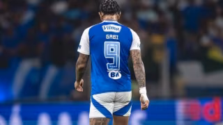 Cruzeiro cobre grafite de Gabigol na Toca da Raposa após nova onda de protestos