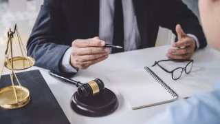 Advogado que culpou feminismo por violência doméstica é alvo de críticas e OAB Barueri divulga nota de repúdio