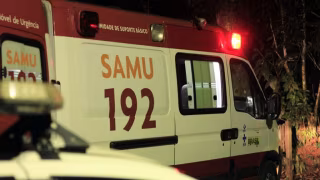 Motociclista fica ferido após derrapar em barro em via crítica de Nova Era