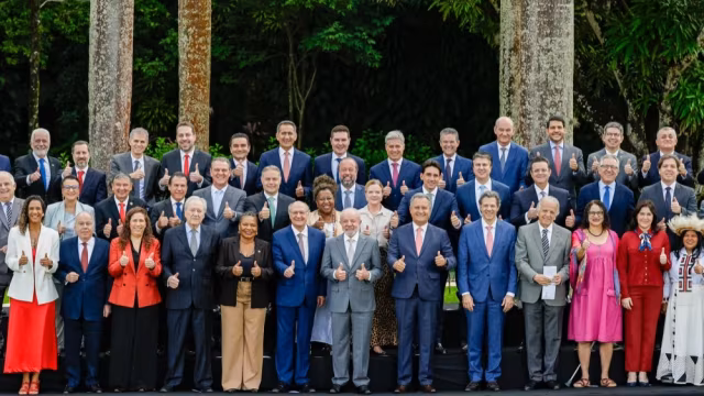 Lula libera ministros para disputar eleições municipais de 2026