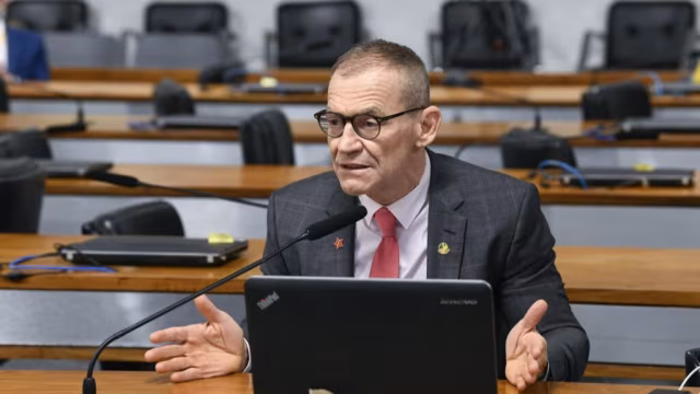 Único petista a favor, Contarato vota por reduzir penas de 8 de janeiro na CCJ