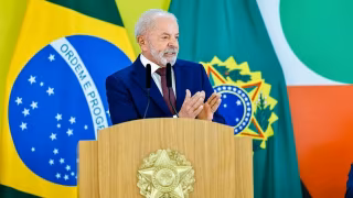 Lula rebate críticas de Zezé di Camargo ao SBT e chama declaração de “cretinice”