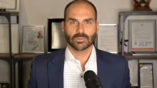 Câmara cassa mandatos de Eduardo Bolsonaro e Alexandre Ramagem