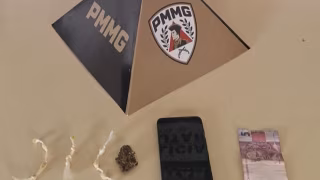 PM prende jovem e apreende menor por suspeita de tráfico de drogas em Nova Era