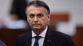 PF conclui que Bolsonaro tem hérnia inguinal bilateral e afasta necessidade de cirurgia urgente