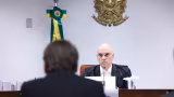 Moraes autoriza cirurgia de Bolsonaro, mas nega prisão domiciliar humanitária